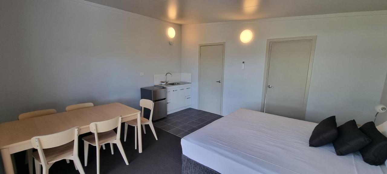 Narangba Motel Exteriér fotografie